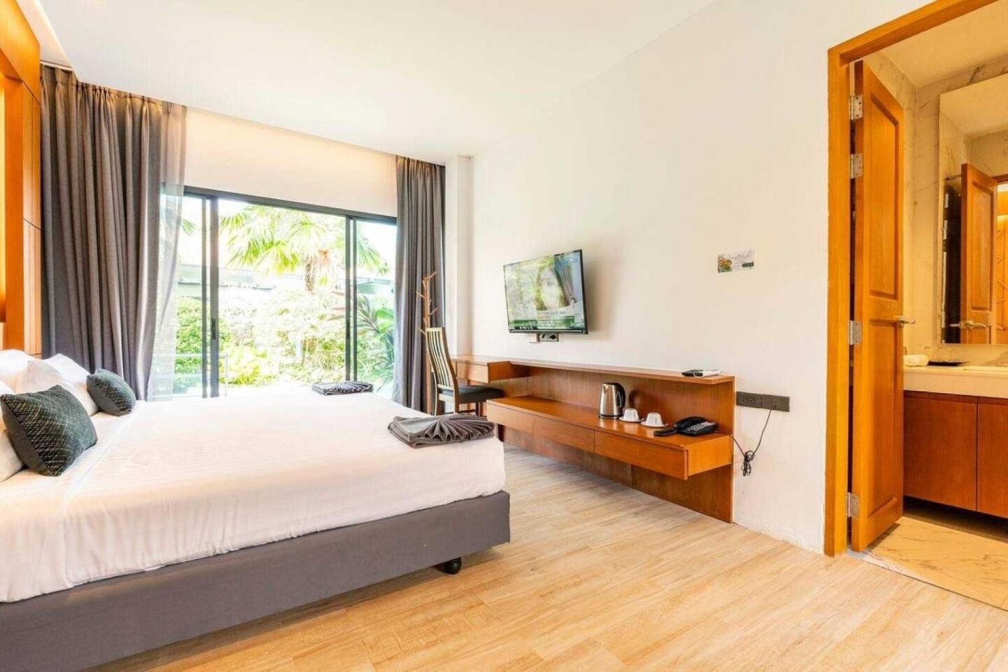 Tajh Pool Villas Chalong Bagian luar foto