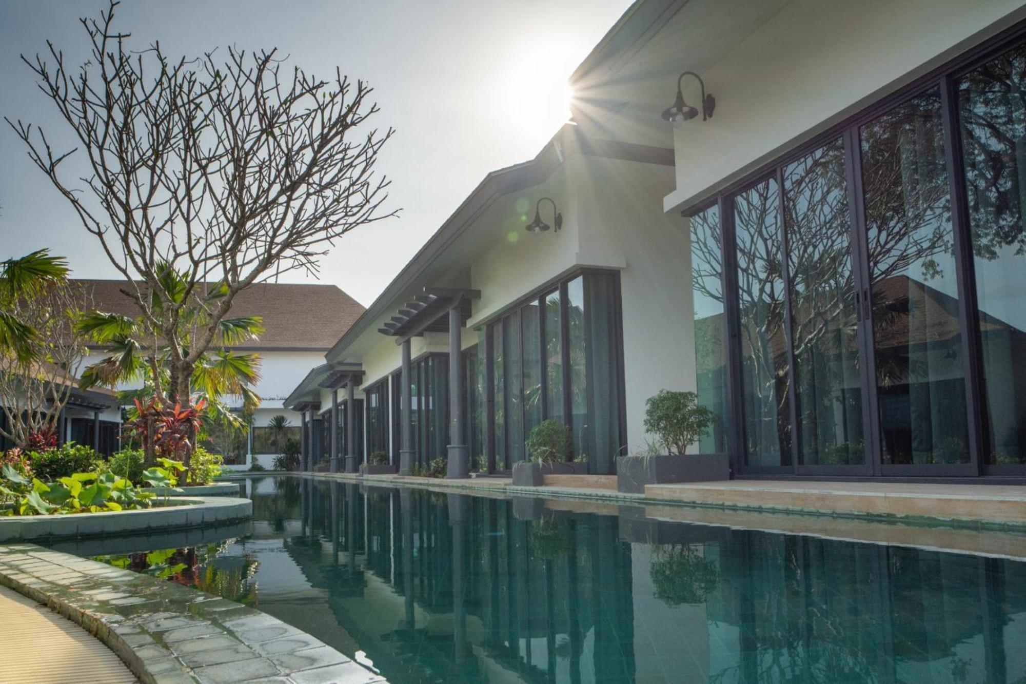 Tajh Pool Villas Chalong Bagian luar foto